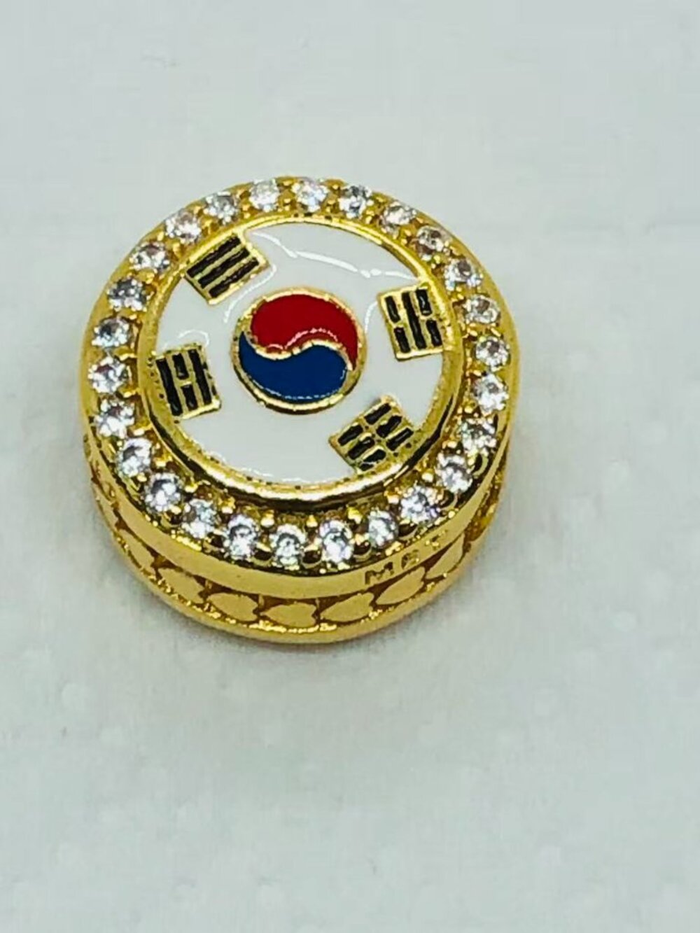 ✨ ✨Pandora South Korea Exclusive Country Sparkling Round Flag Charm